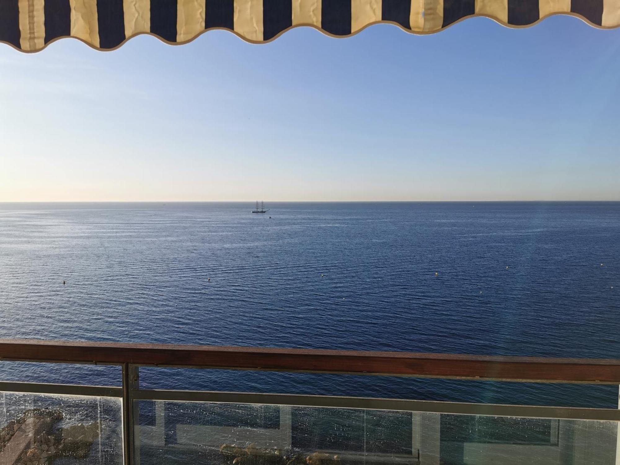 Apartamento Frente mar Alicante Exterior foto